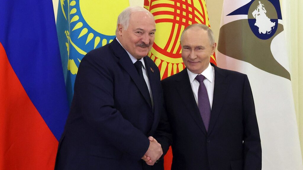 alexander-lukashenko-vladimir-putin-9.jpg-9
