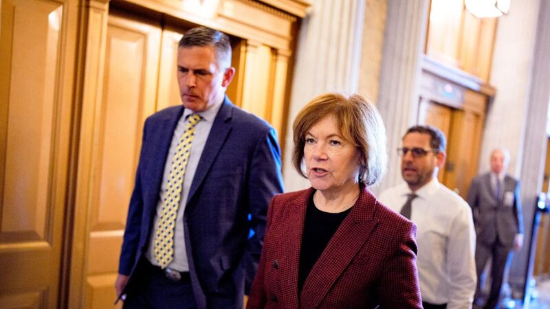 senator-tina-smith-war-3.jpg-3