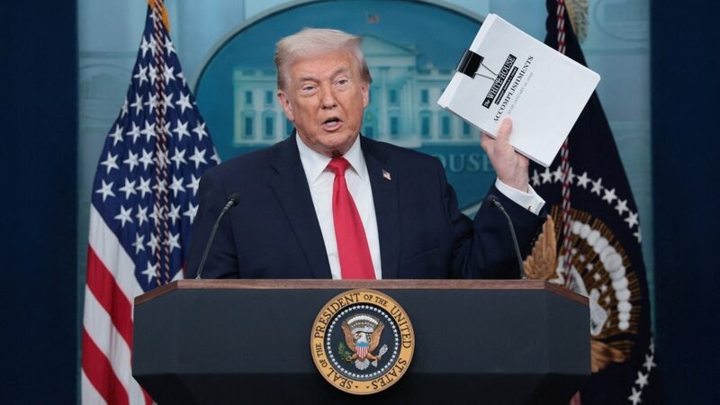 trump-white-house-briefing-2.jpg-2